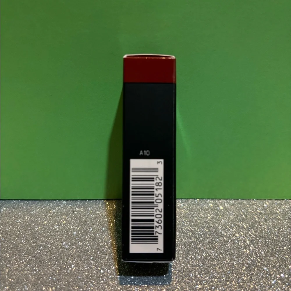BNIB! MAC Amplified Crème Lipstick in DUBONNET 108 💄💋
